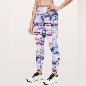Lululemon Fast & Free 7/8 Tight II *Nulux 25"
Sunrise Silhouette Multi